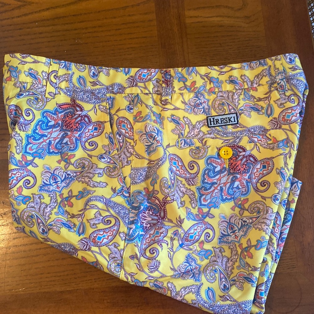 Never been Worn Men’s Hreski Folf Shorts